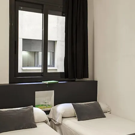 Ainb Eixample-entenca * برشلونة